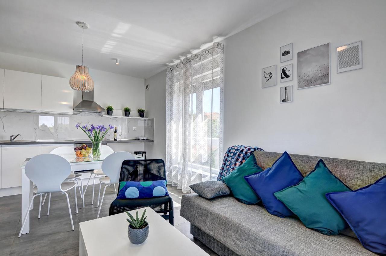 Štinjan Apartment Log In المظهر الخارجي الصورة