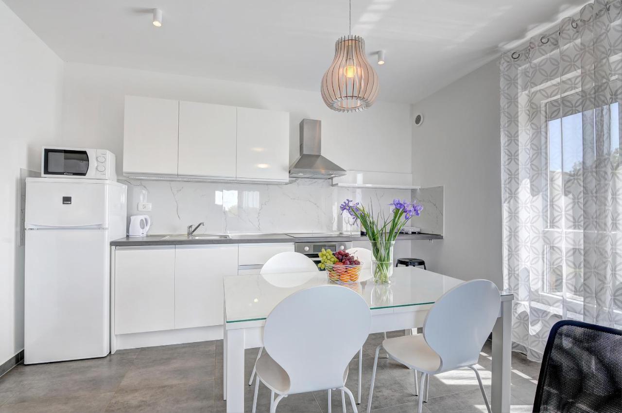 Štinjan Apartment Log In المظهر الخارجي الصورة