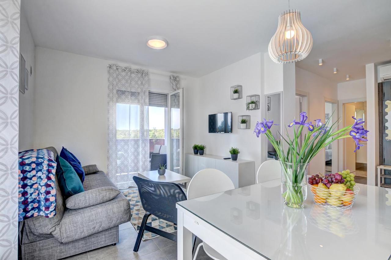 Štinjan Apartment Log In المظهر الخارجي الصورة