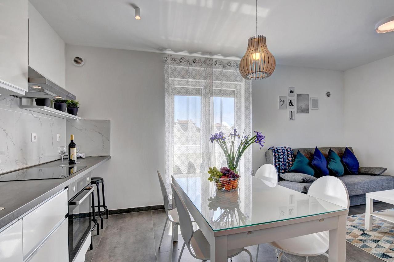 Štinjan Apartment Log In المظهر الخارجي الصورة