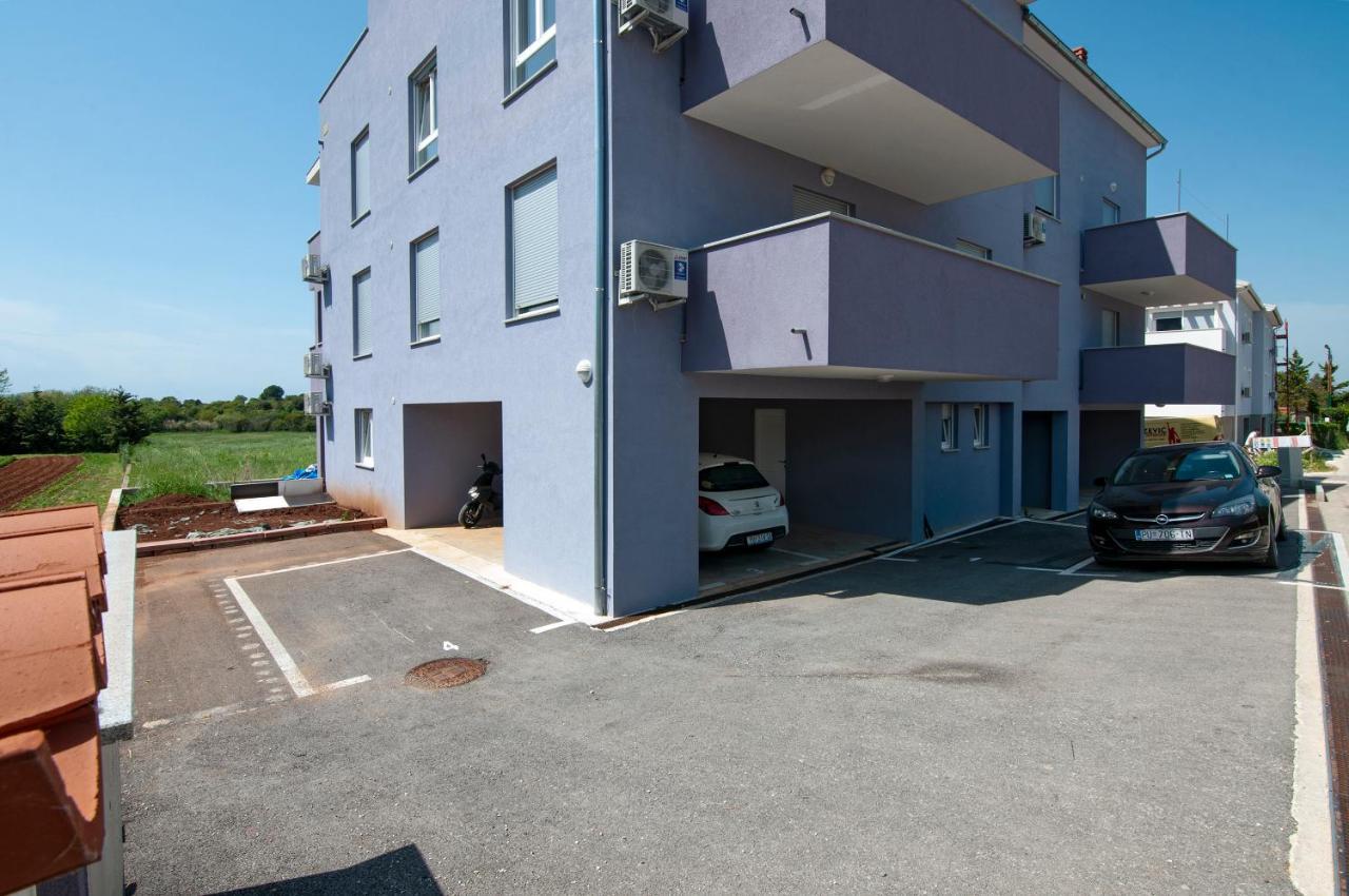 Štinjan Apartment Log In المظهر الخارجي الصورة